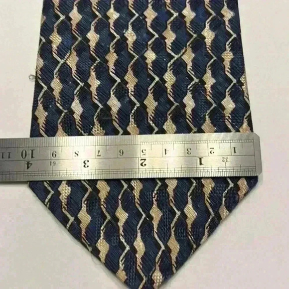 JT Beckett tie‎ - Picture 2 of 3